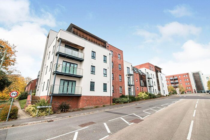 2 Bedroom Flat To Rent In Sinclair Drive, Basingstoke, RG21