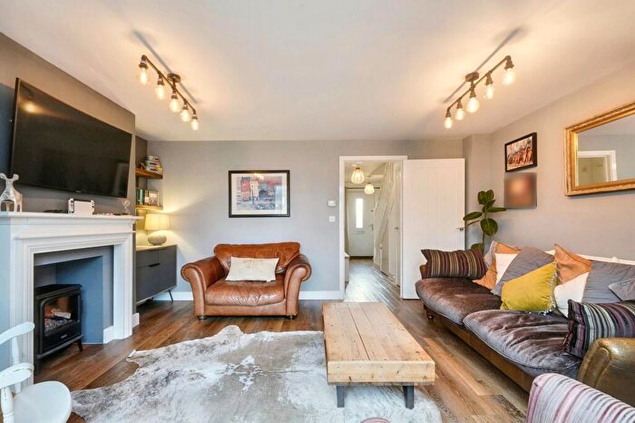 4 Bedroom Semi-Detached House For Sale In Edmett Way, Maidstone, ME17