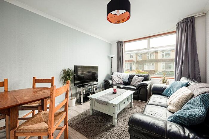 4 Bedroom End Of Terrace House To Rent In B Keys Avenue, Horfield, BS7