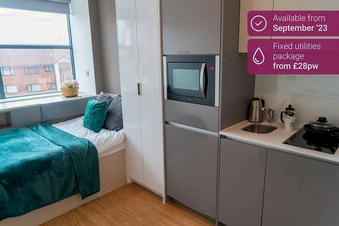 1 Bedroom Flat To Rent In Chester Road, Manchester, M16