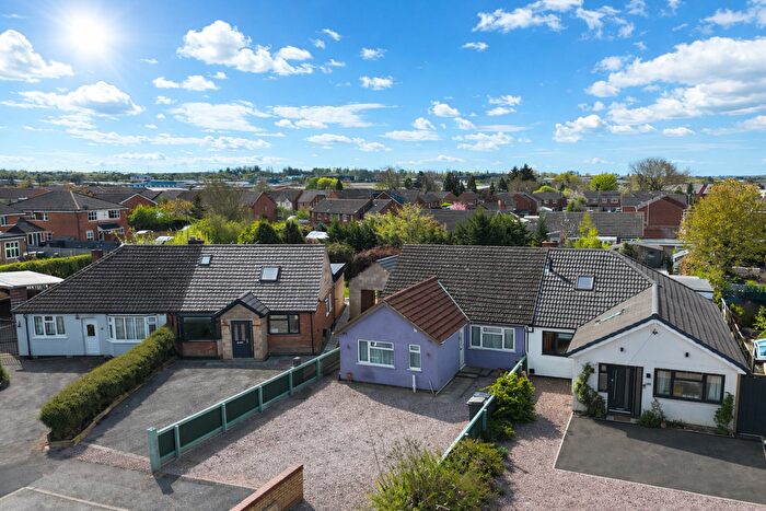 4 Bedroom Semi-Detached House For Sale In The Roundway, Leicester, Leicestershire, LE4