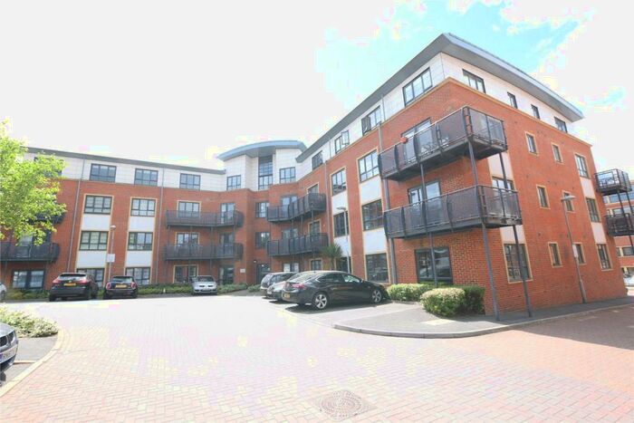 2 Bedroom Apartment To Rent In Lincoln Court, Wallis Square, Farnborough, Hampshire, GU14