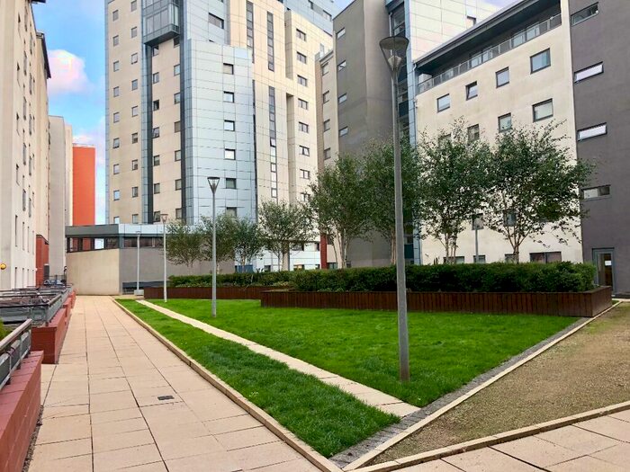 2 Bedroom Flat To Rent In Castlebank Drive, Glasgow Harbour, Glasgow, G11