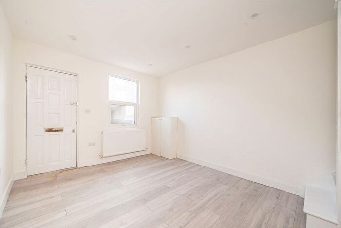3 Bedroom Property To Rent In Inwood Road, Hounslow, TW3