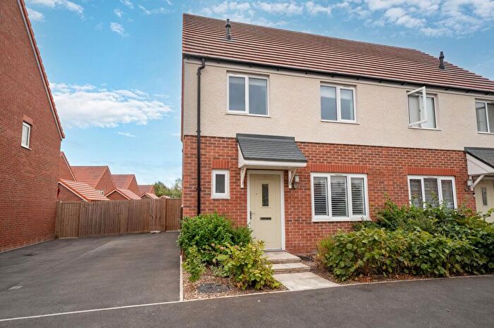 3 Bedroom Semi-Detached House For Sale In Davidge Way, Ludgershall, SP11