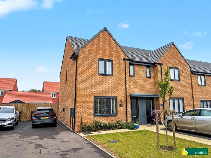 3 Bedroom Semi Detached House For Sale In Jubilee Road, Duston, Northampton, NN5