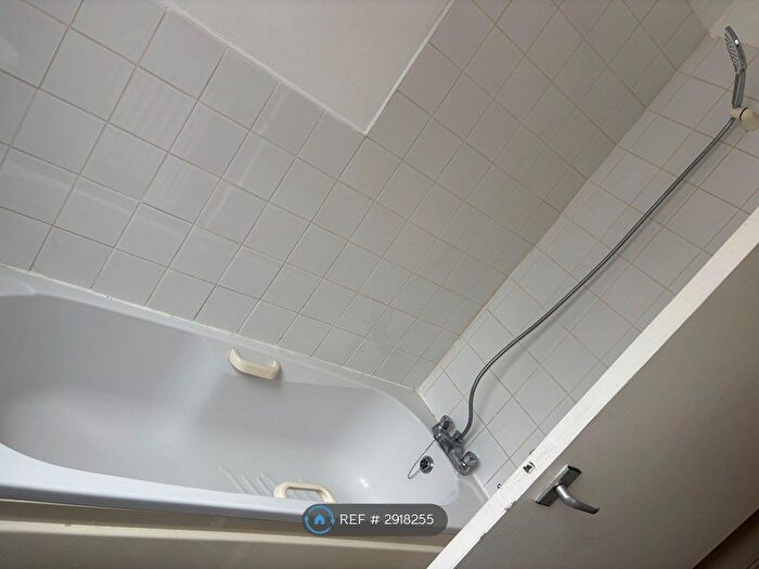 Studio To Rent In Anlaby Road, Hull, HU3