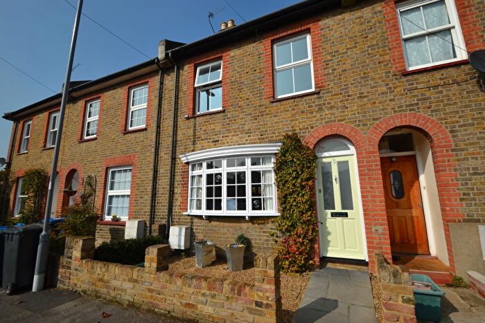 3 Bedroom Cottage To Rent In King Charles Crescent, Surbiton, KT5