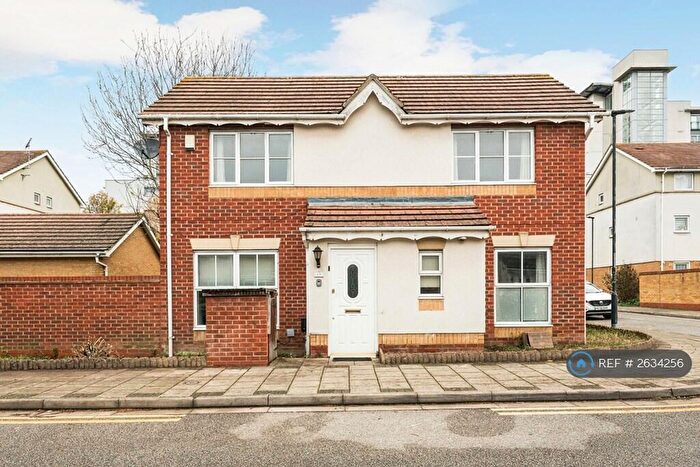 4 Bedroom Detached House To Rent In Tuppy Street, London, SE28