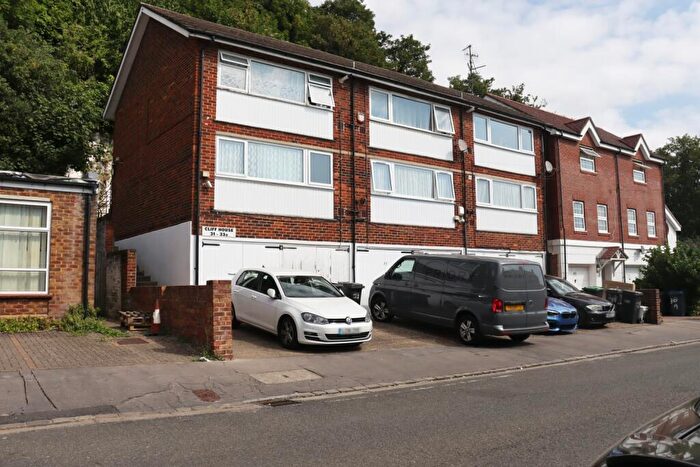 1 Bedroom Apartment To Rent In Cliff House, CR2