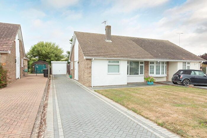 2 Bedroom Bungalow For Sale In Cunningham Crescent, Birchington, CT7