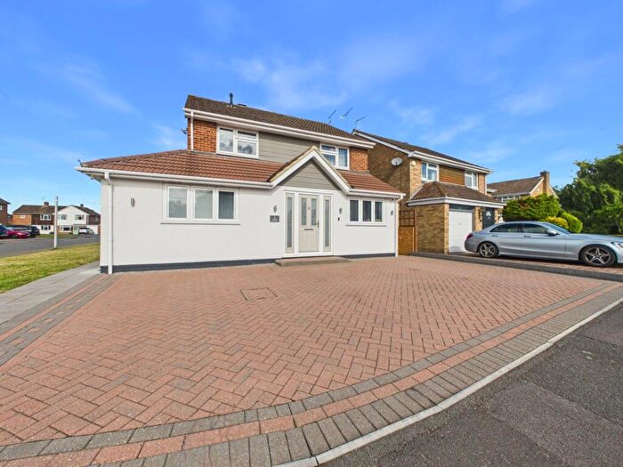 5 Bedroom Detached House To Rent In Ballard Green, Windsor, Berkshire, SL4