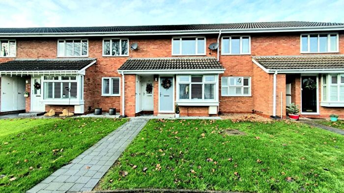 2 Bedroom Maisonette For Sale In Lyneham Gardens, Minworth, Sutton Coldfield, West Midlands, B76