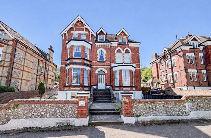 2 Bedroom Flat To Rent In Silverdale Road, Eastbourne, BN20