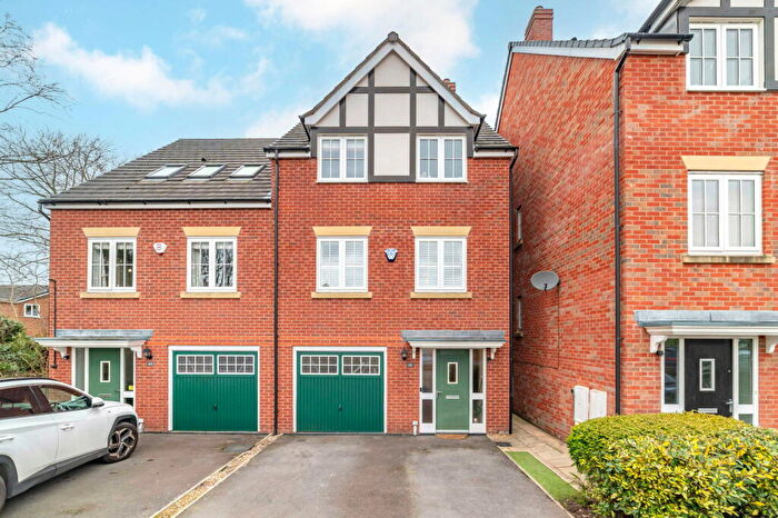 4 Bedroom Semi Detached House For Sale In Hornbeam Close, Stockport, SK2