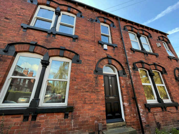 6 Bedroom Terraced House To Rent In St. Michaels Lane, Leeds, West Yorkshire, LS6