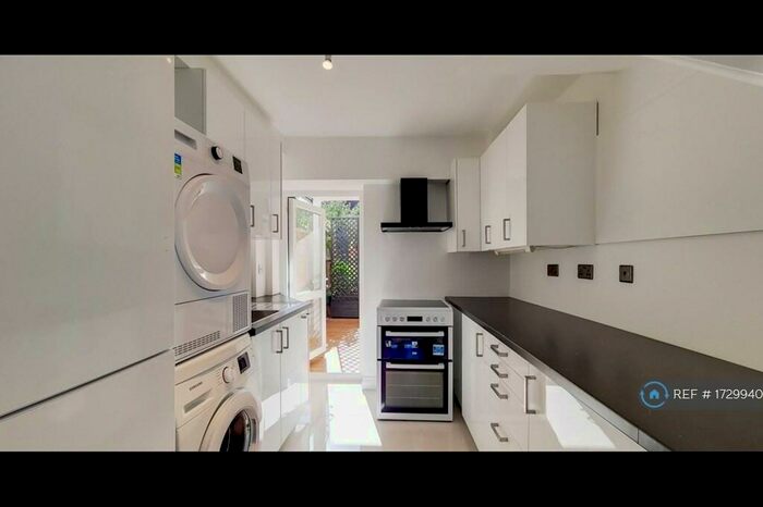 1 Bedroom Maisonette To Rent In Croydon, Croydon, CR0