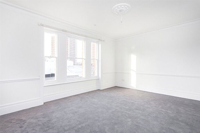 1 Bedroom Flat To Rent In Richmond Way, London, W12