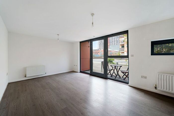 1 Bedroom Flat To Rent In Hampton House, Ascalon Street, London, SW8