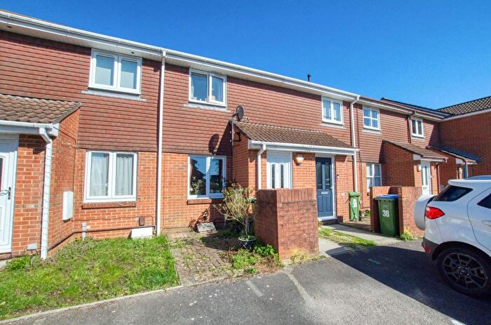 2 Bedroom Terraced House For Sale In Vokes Close, Southampton, SO19
