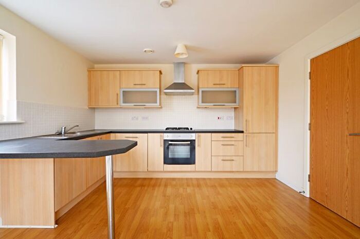 2 Bedroom Flat To Rent In Apt The Willows, Middlewood Road, Sheffield, S6