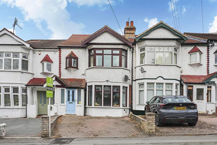 4 Bedroom Terraced House For Sale In Kings Head Hill, North Chingford, London, E4