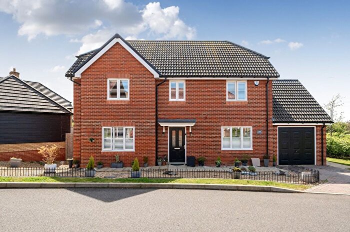 4 Bedroom Detached House For Sale In Sinclair Drive, Pulborough, RH20