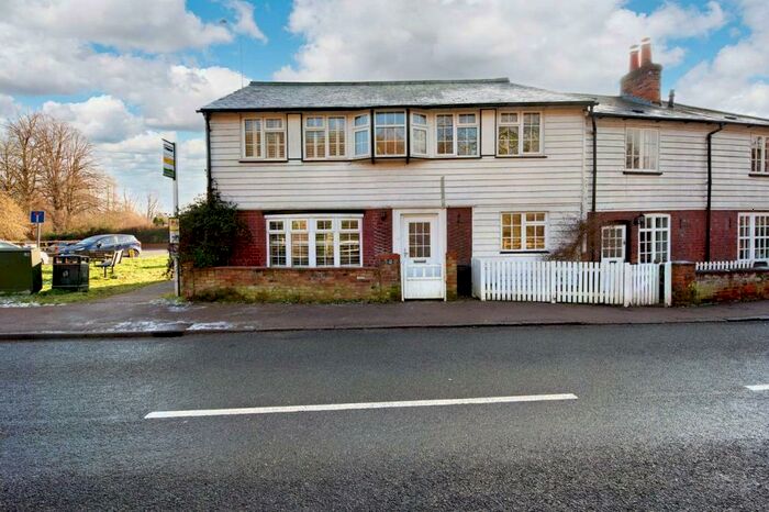 4 Bedroom Semi-Detached House For Sale In Lemsford Village, Lemsford, Welwyn Garden City, AL8