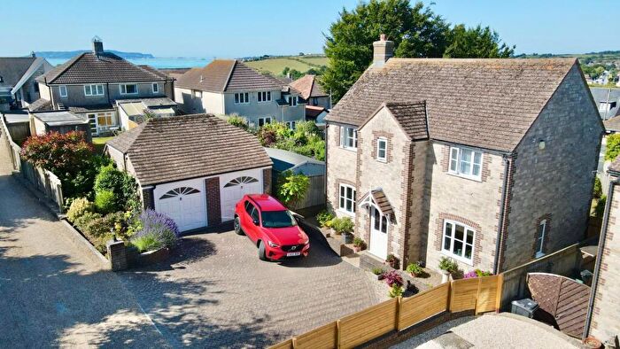 3 Bedroom Detached House For Sale In Valley Close, Weymouth, DT3