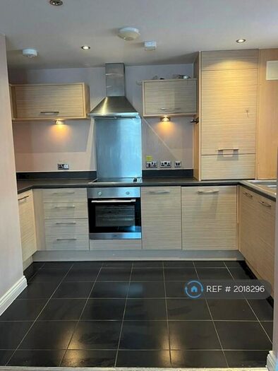 2 Bedroom Flat To Rent In Stanley Court, London, SE25