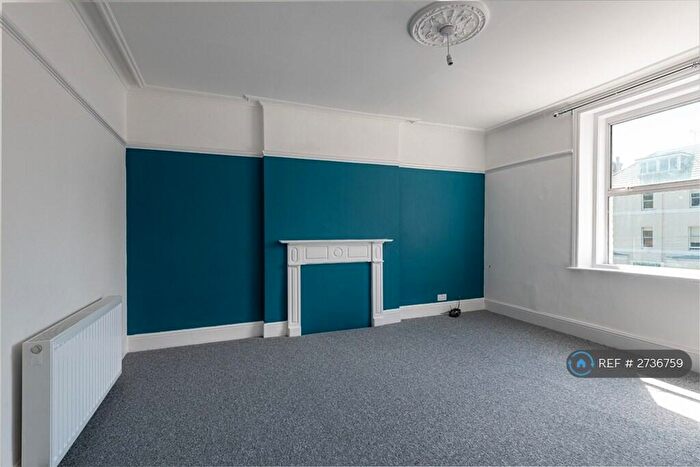 2 Bedroom Flat To Rent In Chandos Square, Broadstairs, CT10