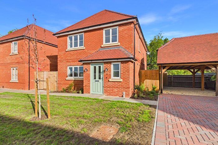 3 Bedroom Detached House For Sale In Trussell Road, Warfield, Berkshire, RG42
