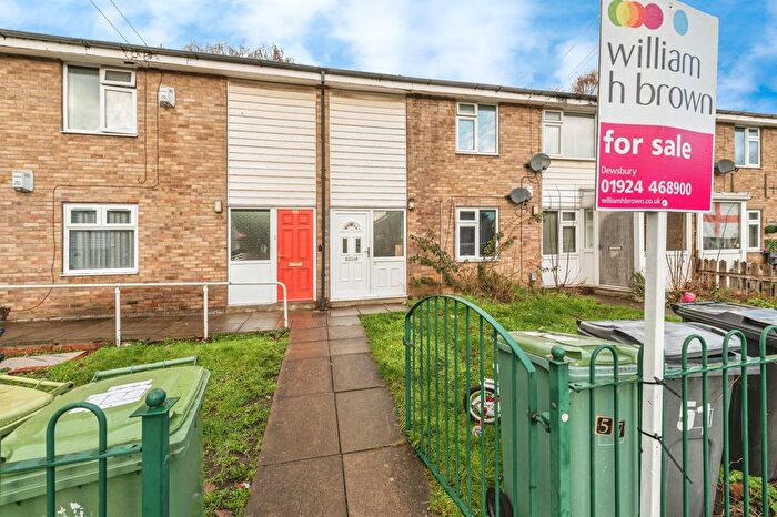 2 Bedroom Flat For Sale In Victoria Street, Ravensthorpe, Dewsbury, WF13