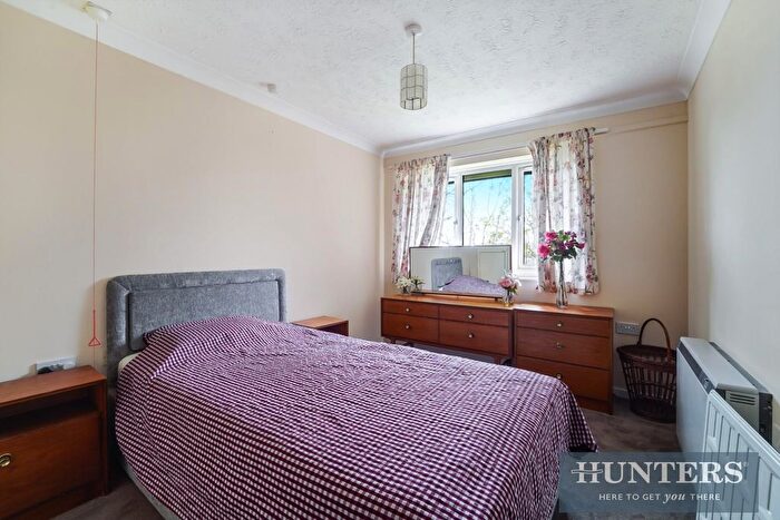 1 Bedroom Property For Sale In Brook Ct, Wordsworth Drive, Cheam, Sutton, SM3