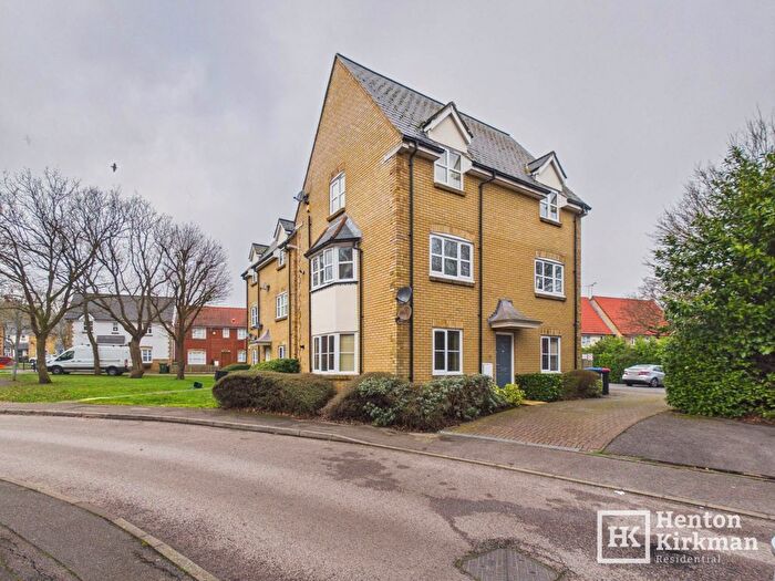 2 Bedroom Flat For Sale In Bramble Tye, Noak Bridge, Laindon, SS15
