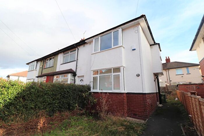 2 Bedroom House To Rent In Brooklyn Place, Leeds, West Yorkshire, LS12