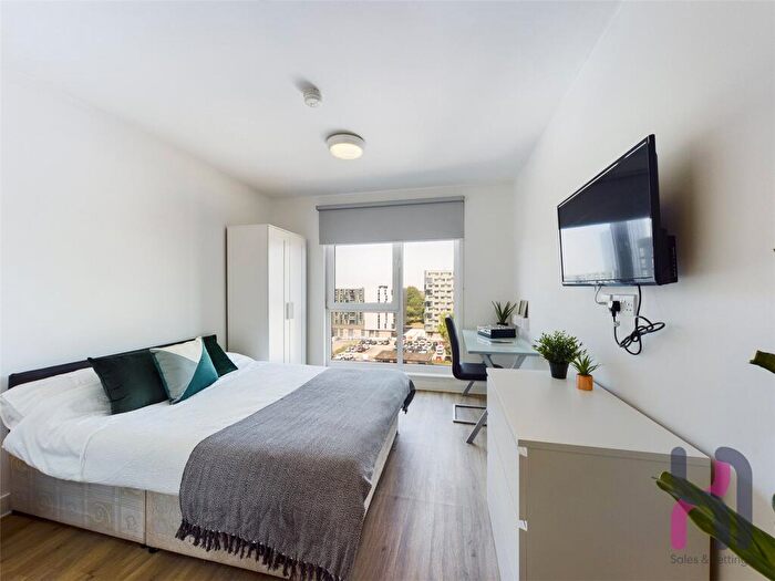 5 Bedroom Flat To Rent In Arndale House, - London Road, Liverpool, L3