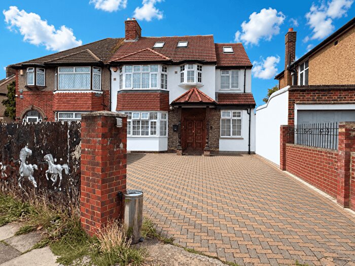 6 Bedroom Semi Detached House For Sale In Burns Way, Hounslow, TW5