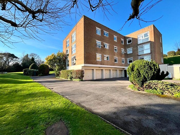 2 Bedroom Apartment For Sale In Kimberley Road, Lower Parkstone, BH14
