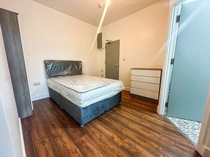 1 Bedroom Flat To Rent In Haringay Road, Haringay, N15