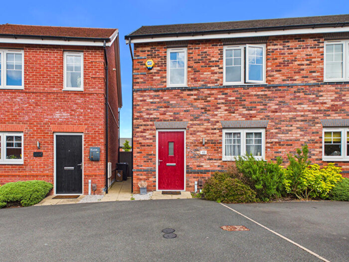 3 Bedroom Semi Detached House For Sale In Kinglas Drive, Mickleover, DE3