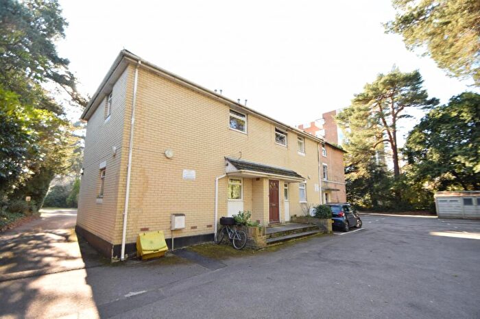 Flat To Rent In Bournemouth, BH1