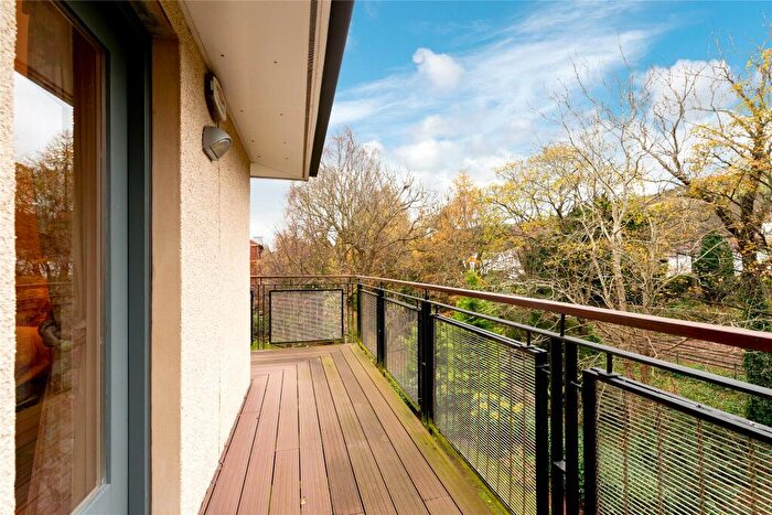 2 Bedroom Apartment For Sale In South Oswald Road, Edinburgh, EH9