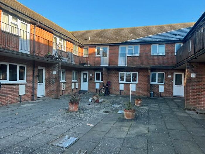 2 Bedroom Flat To Rent In Old Park Avenue, Canterbury, CT1