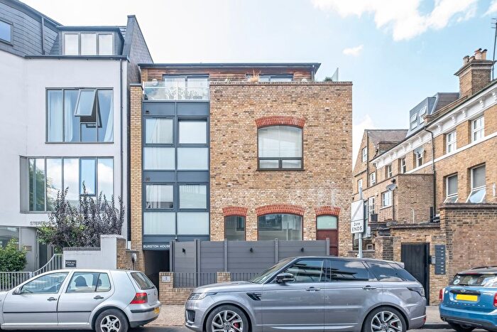 2 Bedroom Flat For Sale In Burston Road, London, SW15