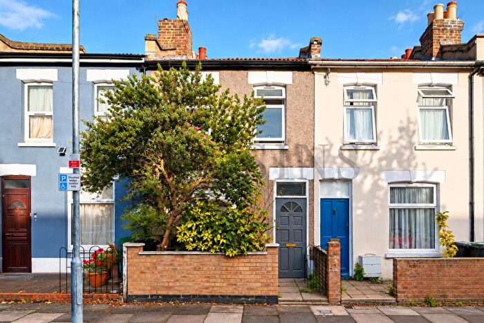 2 Bedroom Terraced House For Sale In Collingwood Road, London, N15