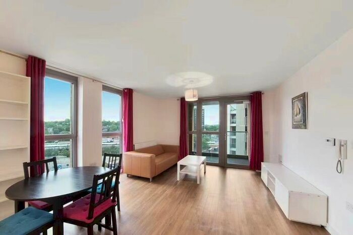 2 Bedroom Flat To Rent In Roma Corte, Lewisham, SE13