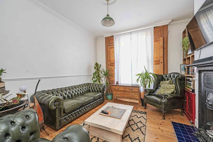 2 Bedroom Property To Rent In Quilter Street, Bethnal Green, London, E2