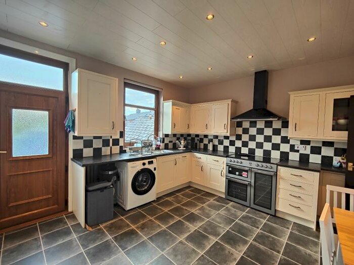 3 Bedroom Terraced House To Rent In Pogmoor Road, Barnsley, S75