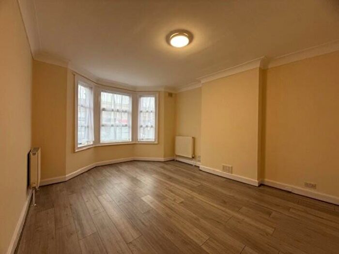 2 Bedroom Ground Maisonette To Rent In Station Road, Harrow, Middlesex, HA1